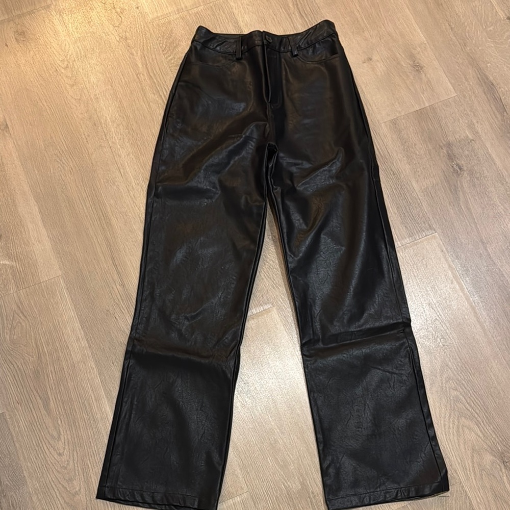 Black Dress Pants with High Waist and Relaxed Fit